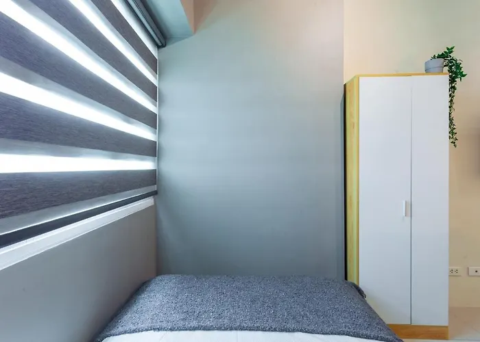 Makati Near Naia & Greenbelt - Free Parking! *
