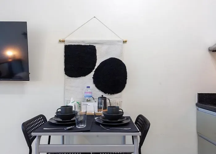 Makati Near Naia & Greenbelt - Free Parking! Apartment *