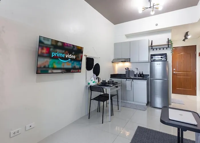 Makati Near Naia & Greenbelt - Free Parking! Manila